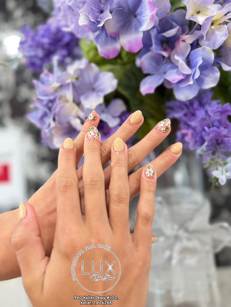 Lux Nail Bar